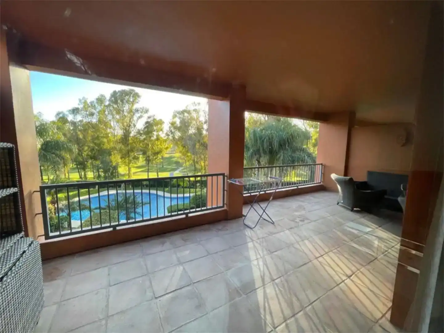 Terrasse von Wohnung zur Miete in Estepona mit Klimaanlage und Schwimmbad