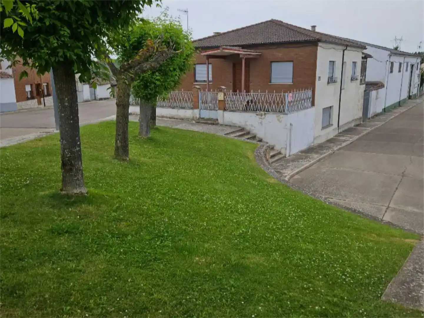 Vista exterior de Pis en venda en Herrera de Pisuerga amb Balcó