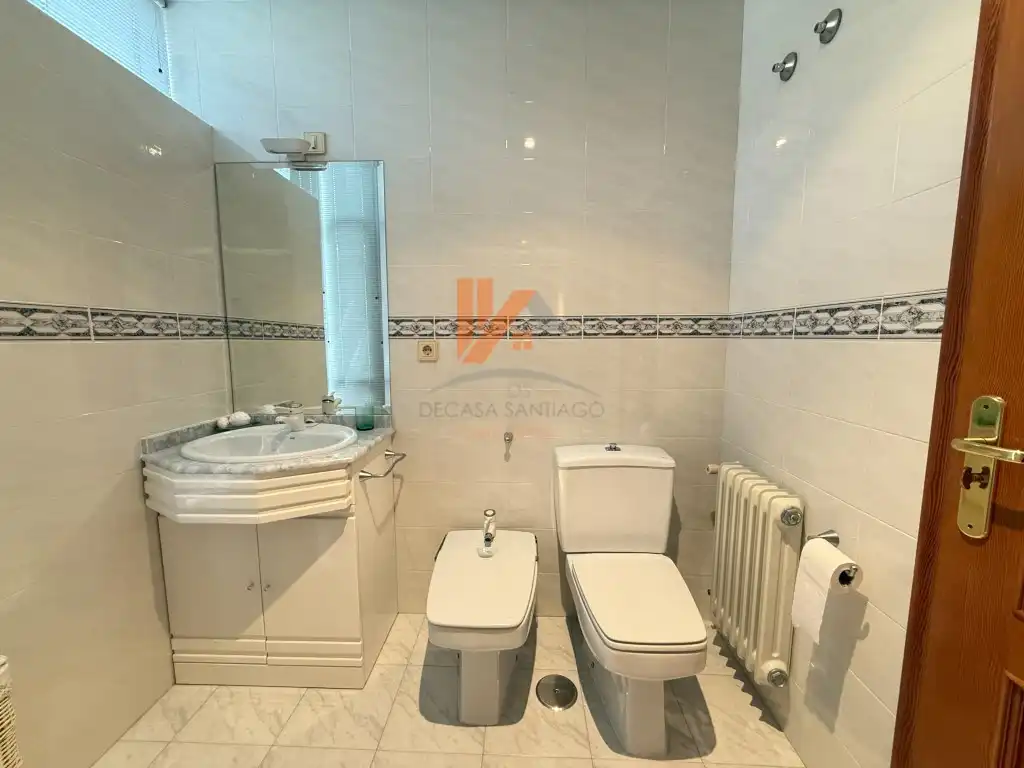 Baño de Casa adosada en venta en Brión con Jardín privado, Terraza y Piscina