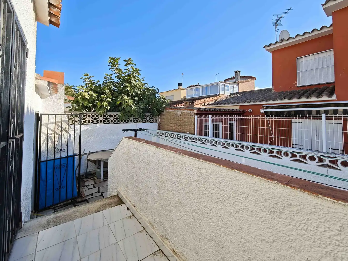 Exterior view of Detached homes for sale in Empuriabrava  with Heating, Terrace and Balcony