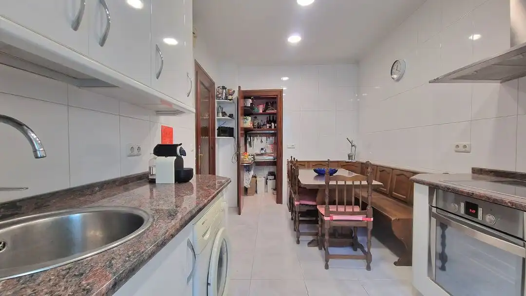 Cocina de Piso en venta en Donostia - San Sebastián  con Calefacción y Balcón