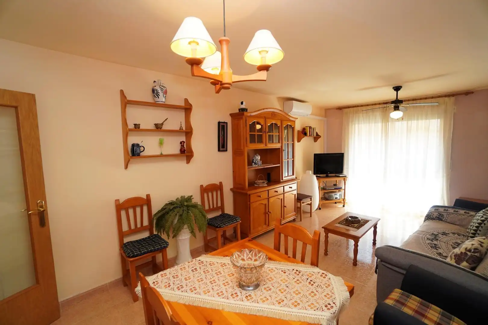 Sala de estar de Piso en venta en Torredembarra con Aire acondicionado, Calefacción y Terraza