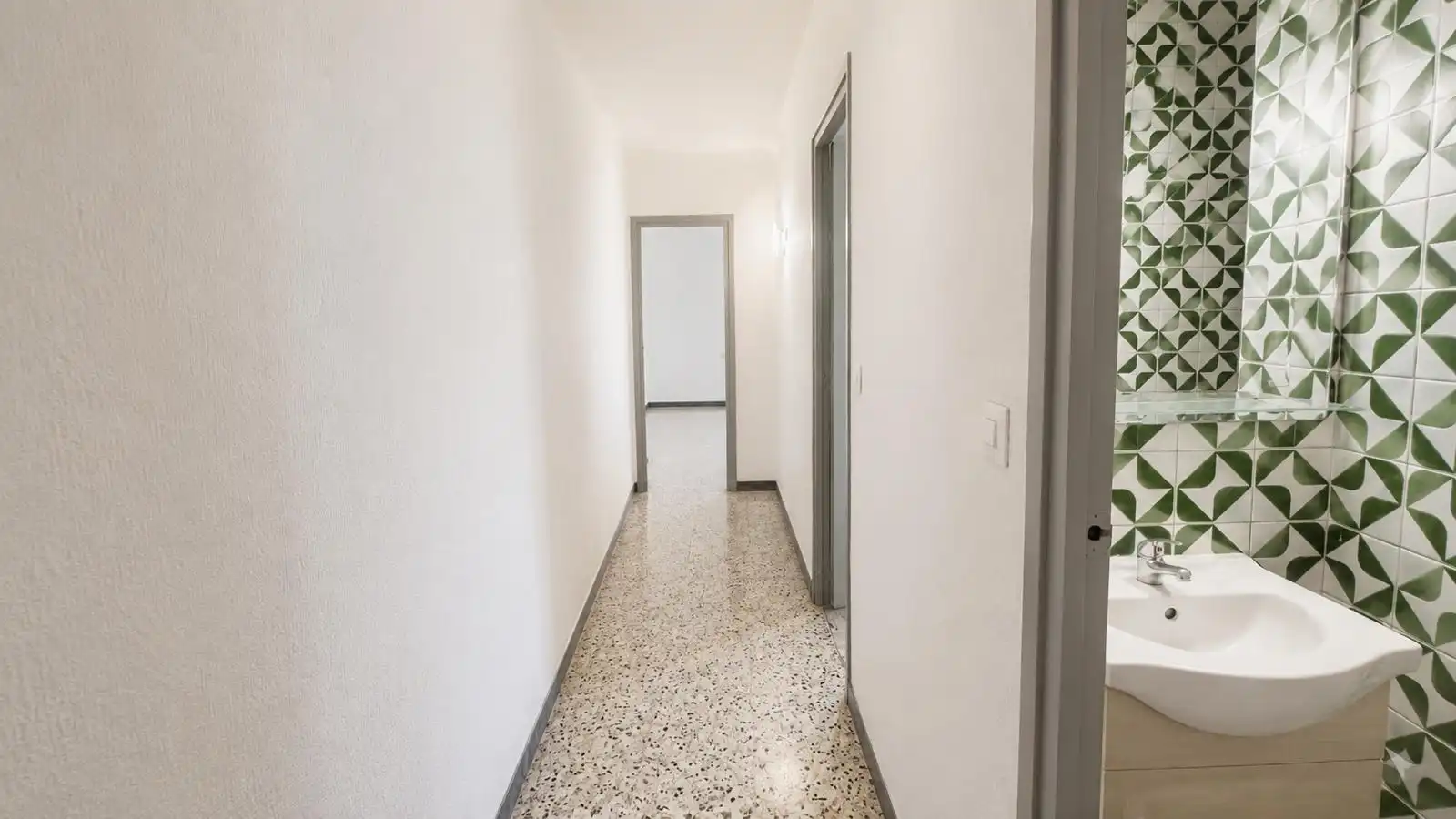 Flat for sale in Badalona  with Balcony