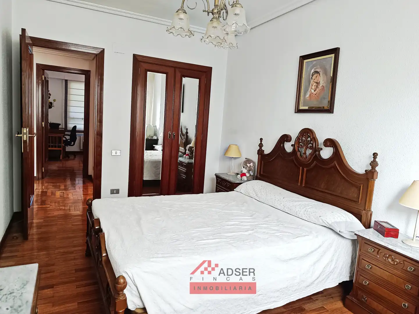 Habitación de Piso en venta en  Logroño con Calefacción, Parquet y Terraza