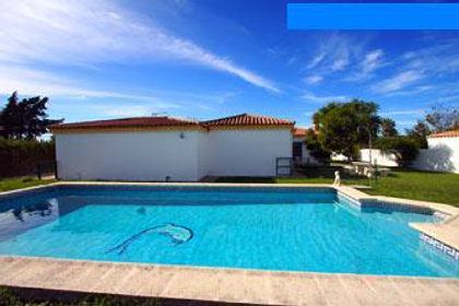 Piscina de Casa o xalet de lloguer en Conil de la Frontera amb Aire condicionat, Terrassa i Moblat