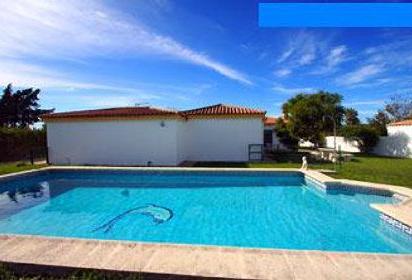 Piscina de Casa o xalet de lloguer en Conil de la Frontera amb Aire condicionat, Terrassa i Moblat