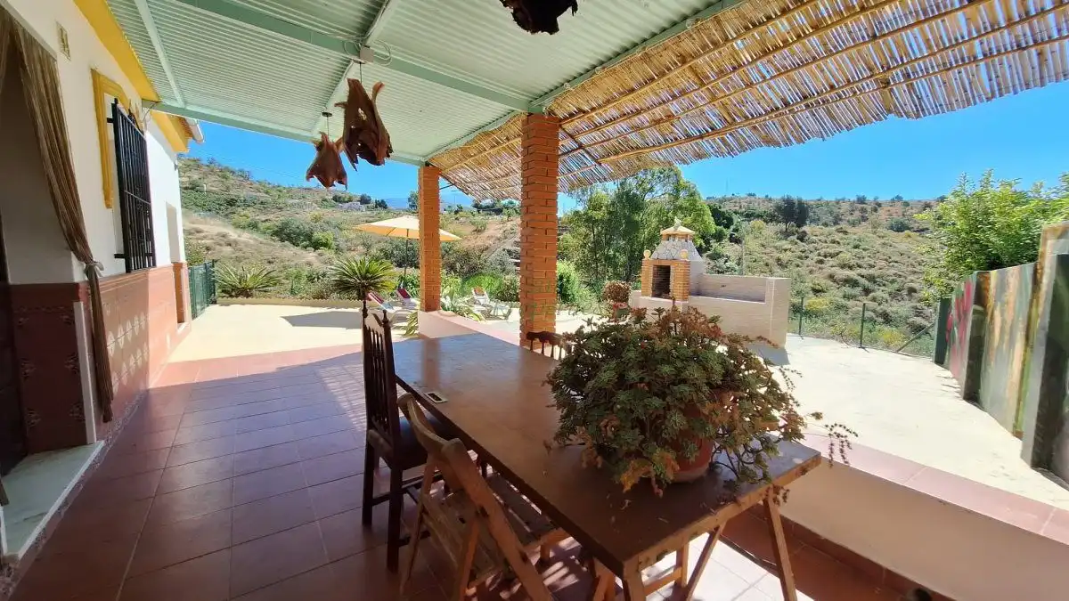 Terraza de Finca rústica en venta en Vélez-Málaga con Aire acondicionado, Jardín privado y Terraza
