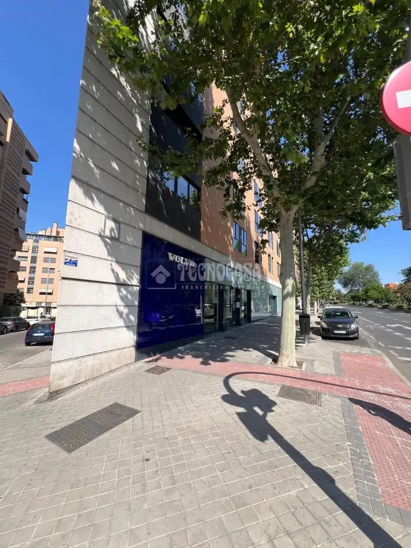 Exterior view of Garage for sale in Madrid
