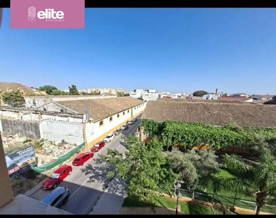 Vista exterior de Piso en venta en Jerez de la Frontera con Aire acondicionado, Terraza y Trastero