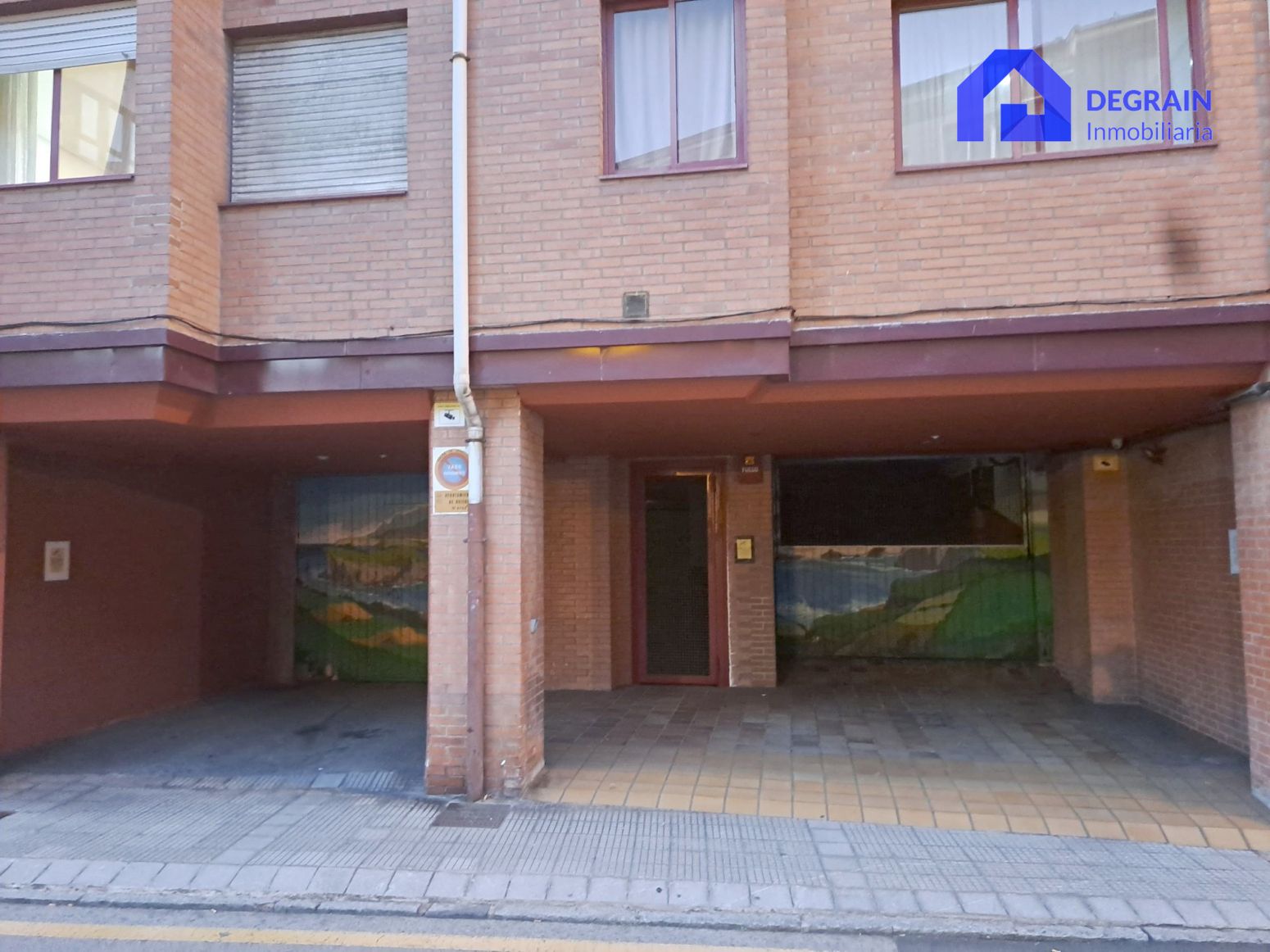 Vista exterior de Garaje en venta en Oviedo 