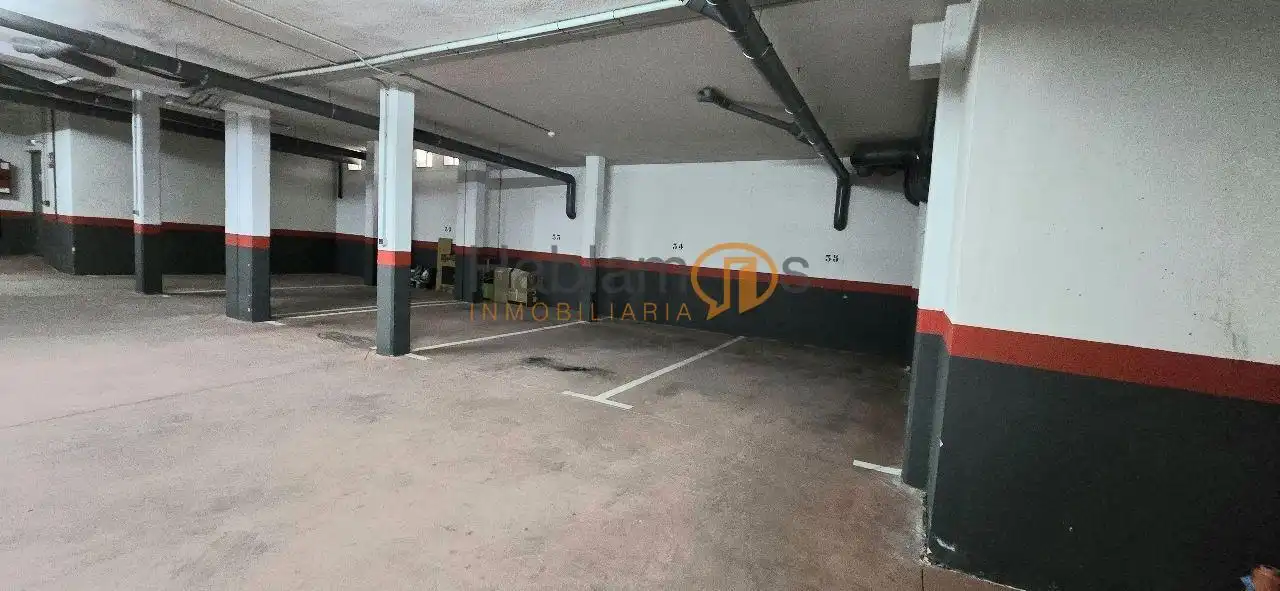 Parking de Piso en venta en Vilagarcía de Arousa con Calefacción, Terraza y Trastero