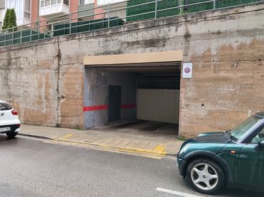 Individual amb ascensor en venda a Calle Jerez 9
