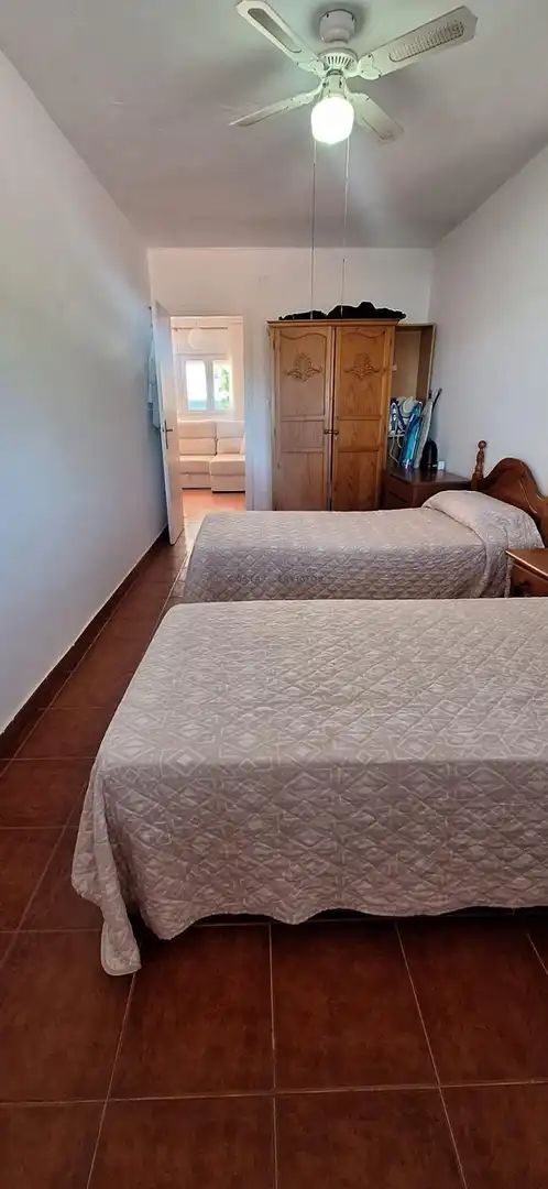 Dormitori de Finca rústica en venda en Gibraleón amb Aire condicionat, Terrassa i Piscina