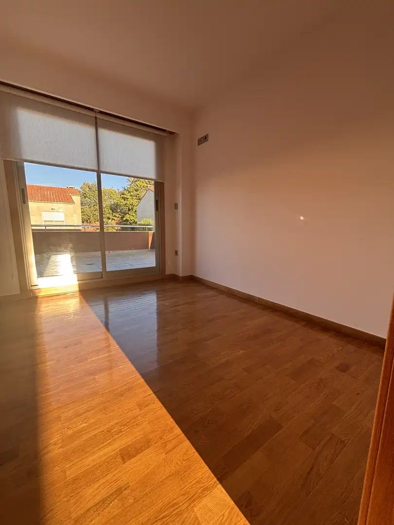 Sala d'estar de Casa adosada en venda en Allariz amb Terrassa i Balcó