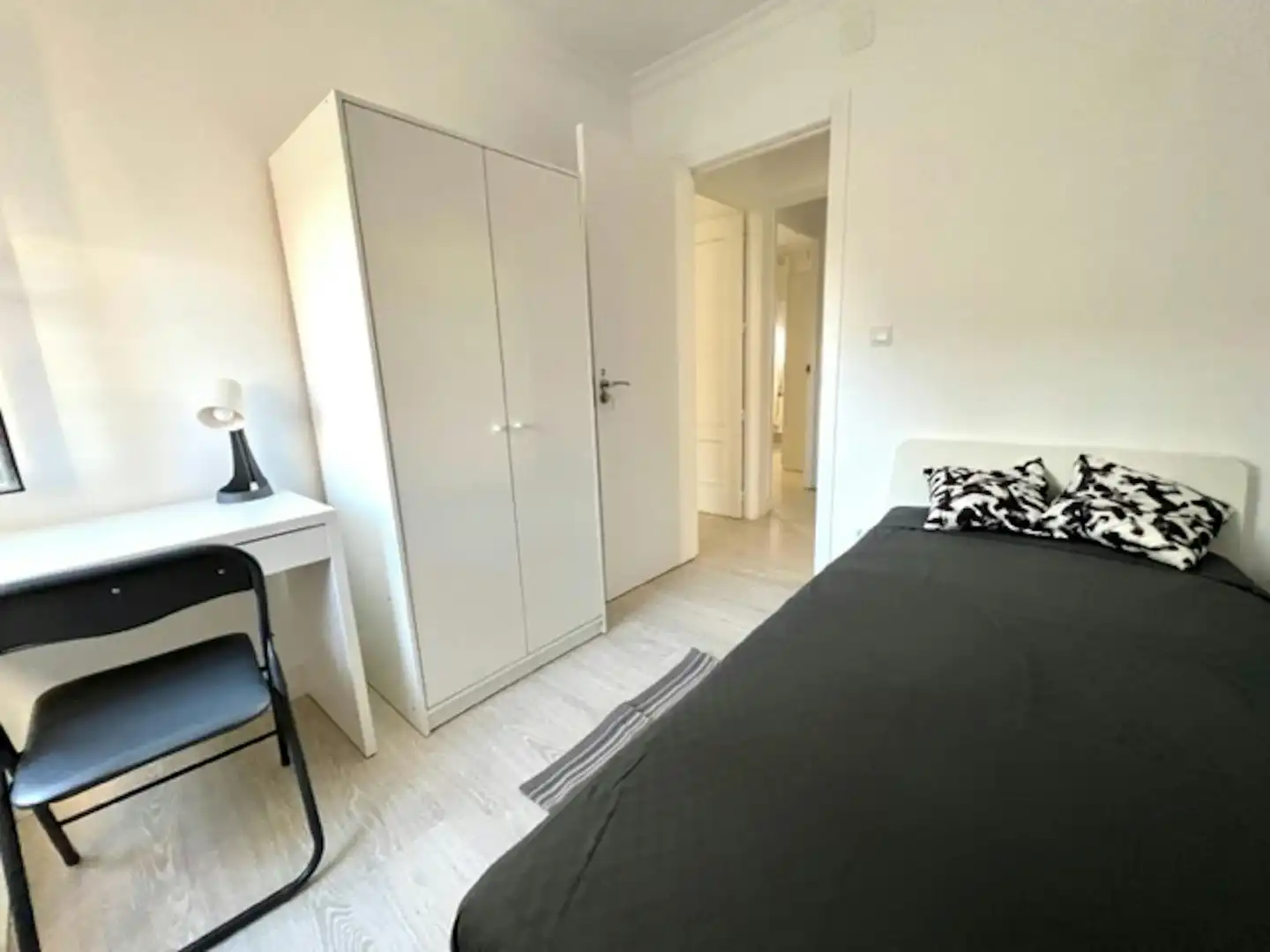 Bedroom of Flat for share in Madrid  with Heating and Washing machine