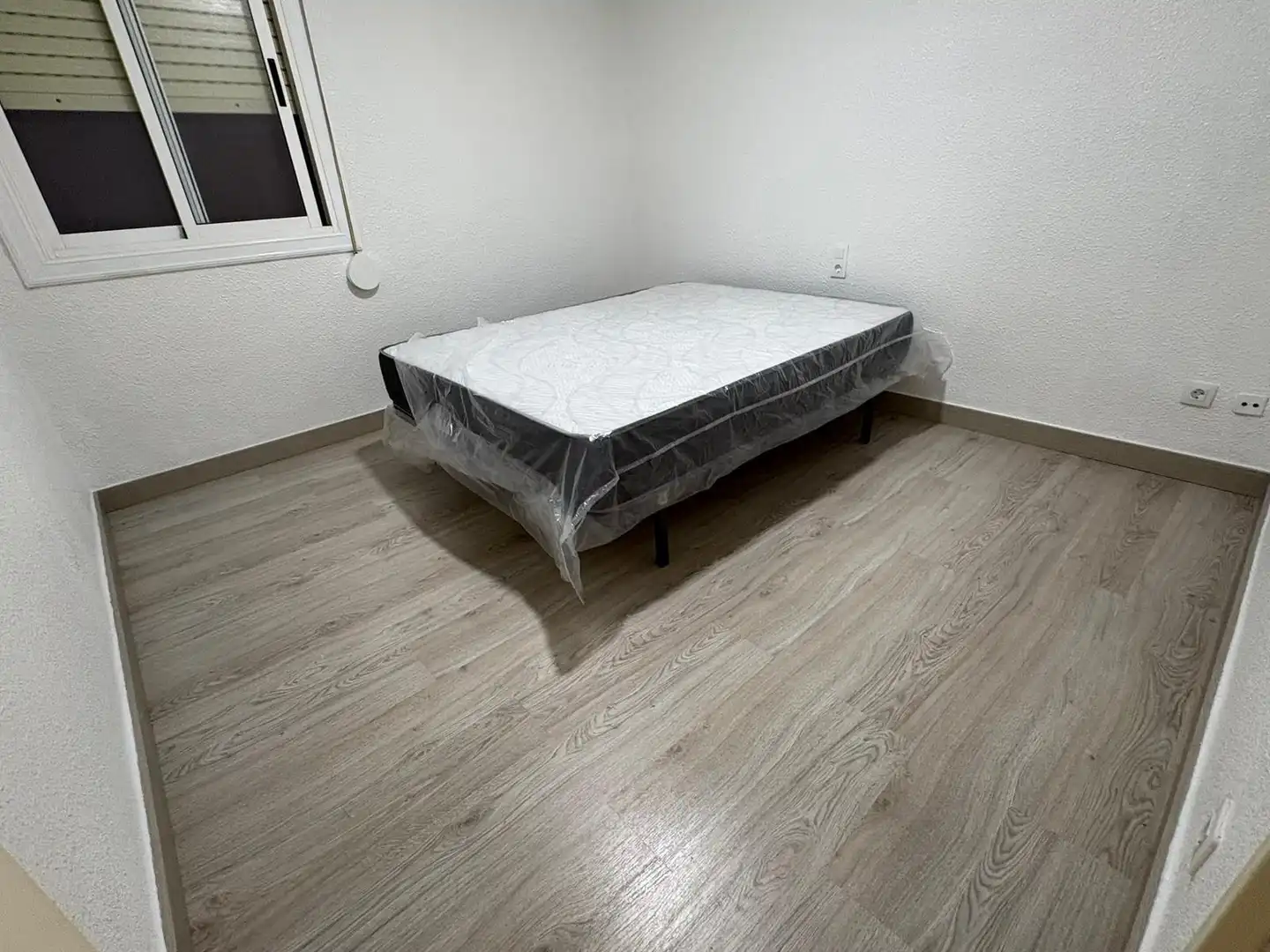 Habitación de Piso de alquiler en Elche / Elx con Aire acondicionado y Amueblado