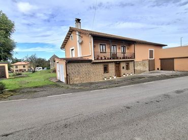 House with balcony for sale in Marina de Cudeyo