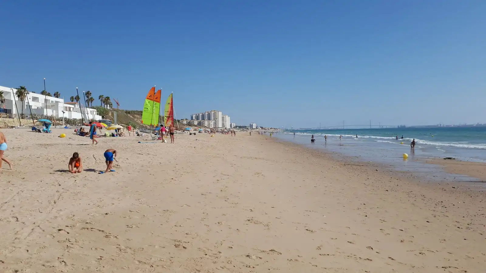 Außenansicht von Einfamilien-Reihenhaus zum Verkauf in El Puerto de Santa María mit Klimaanlage, Heizung und Terrasse