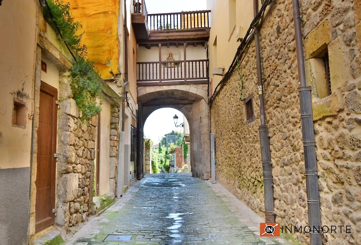 Vista exterior de Pis en venda en Laredo