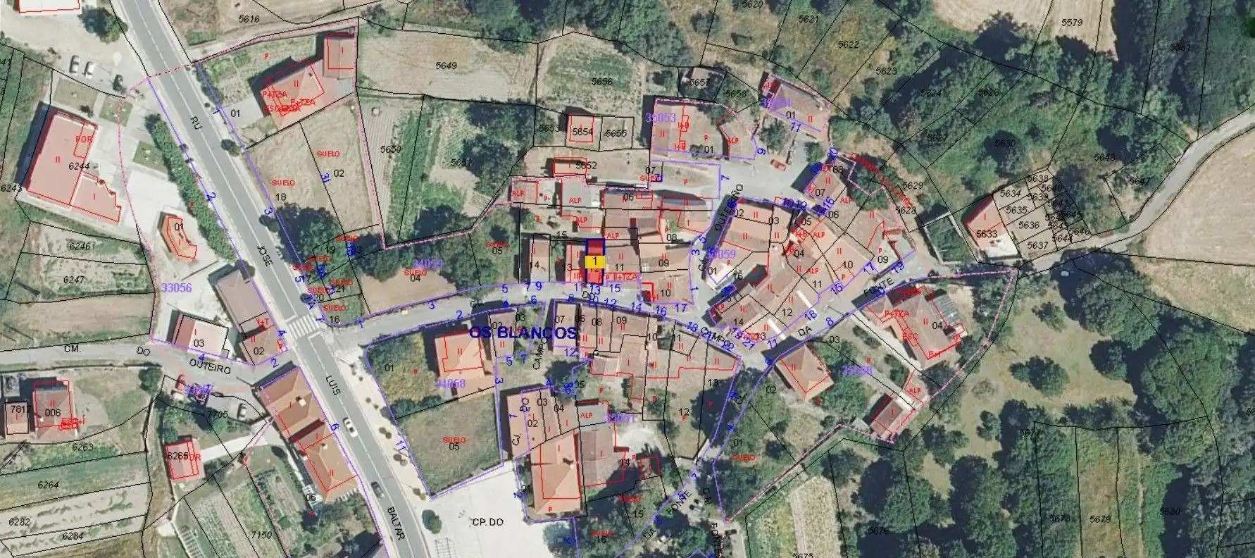 Einfamilien-Reihenhaus zum Verkauf in Os Blancos  mit Heizung