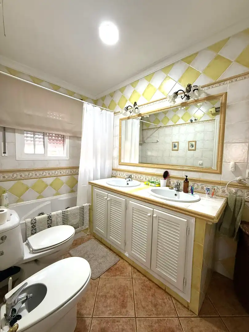 Bathroom of Houses for sale in El Puerto de Santa María  with Air Conditioner, Private garden and Storage room