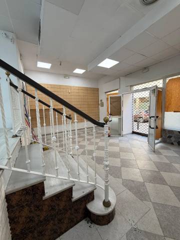 Local comercial en Alquiler en Calle Condes de Bustillo en Triana Este