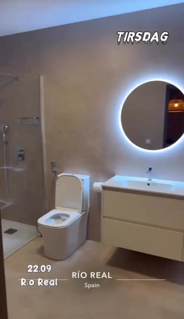 Bany de Casa o xalet de lloguer en Marbella amb Aire condicionat, Jardí privat i Parquet