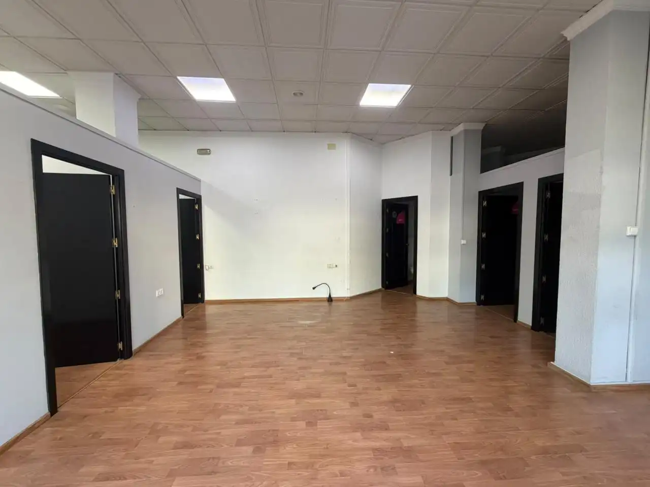 Local comercial de lloguer a Avenida Quinto Centenario, imagen 4