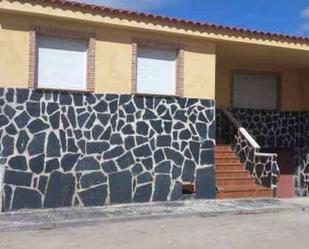 Exterior view of Single-family semi-detached for sale in La Pueblanueva  with Swimming Pool