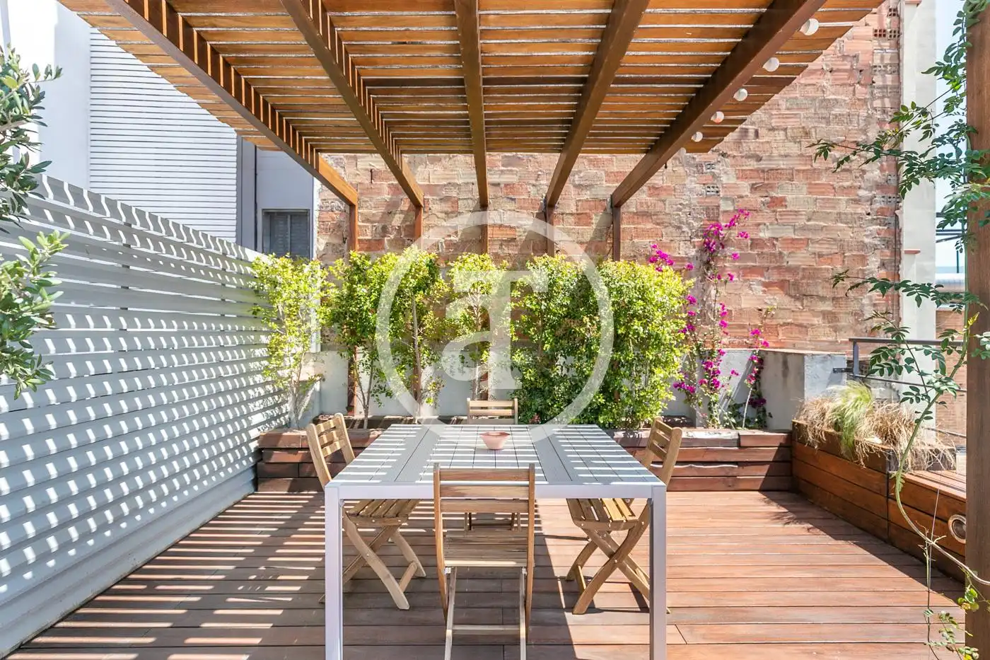 Terrasse von Maisonette zur Miete in  Barcelona Capital mit Möbliert, Ofen und Waschmaschine
