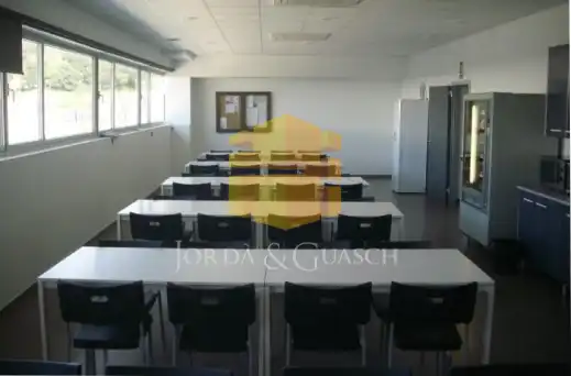 Fabrikhallen zur Miete in Chiva