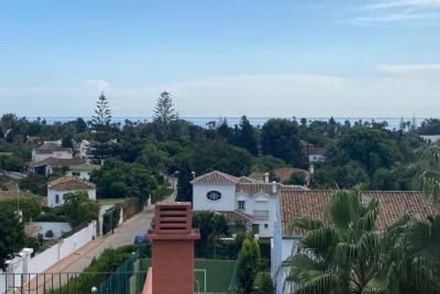 Dúplex en Venta en Guadalmina Baja
