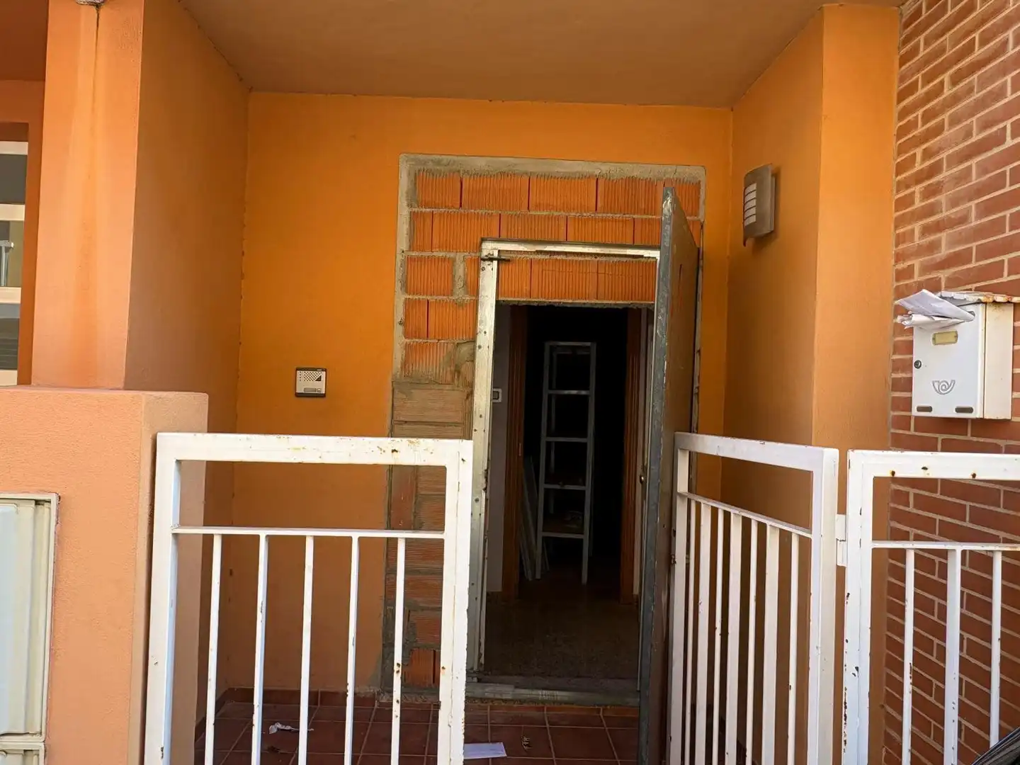 Casa adosada en venda en Carlet amb Alarma