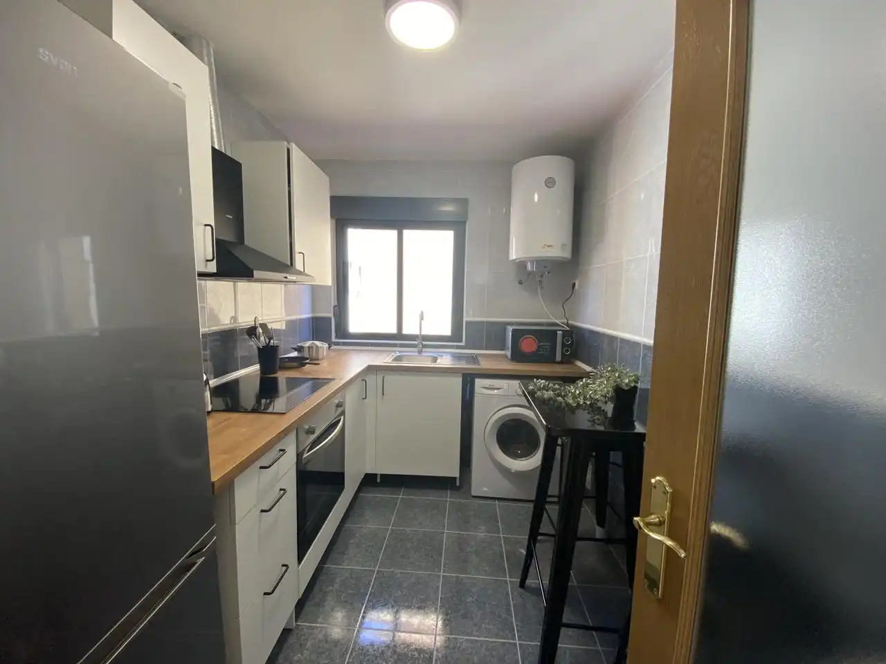 Kitchen of Flat for share in León Capital   with Furnished