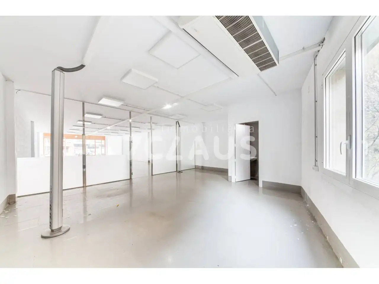 Local commercial à louer à Avenida Verge de Canolich -Les Arades s/n, imagen 18