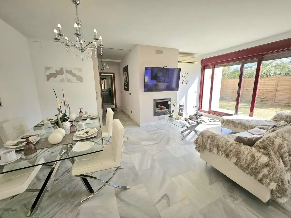 Casa con piscina en venta en Los Flamingos, imagen 3