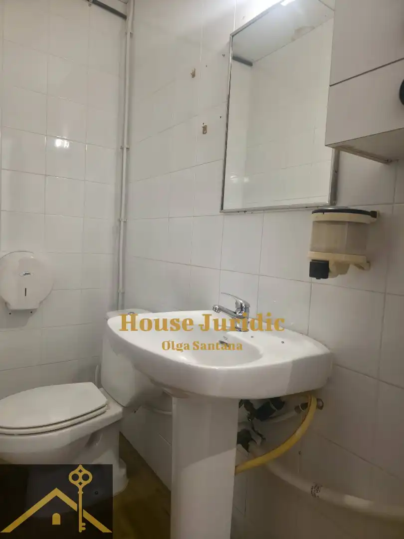 Badezimmer von Geschaftsraum zur Miete in Mataró mit Klimaanlage und Alarm