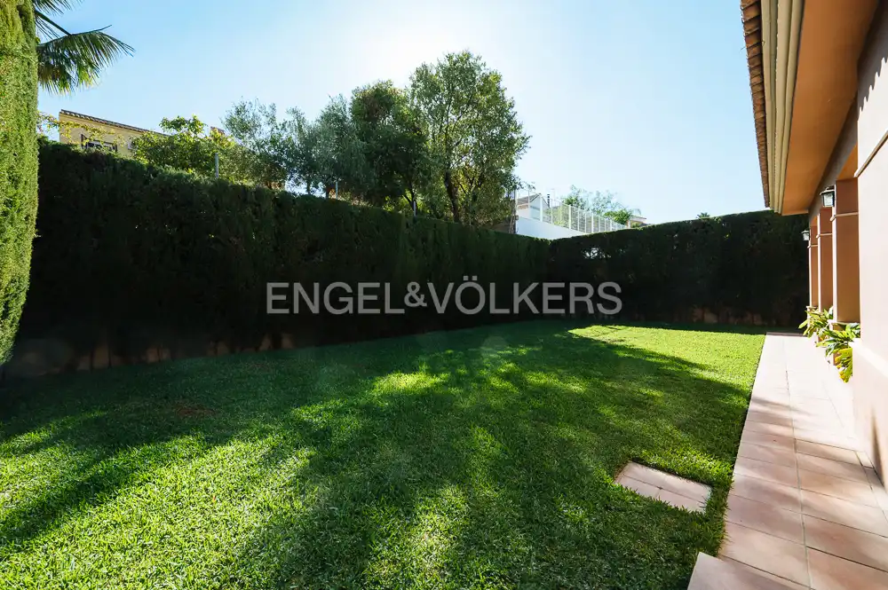Jardín de Casa o chalet en venta en Bormujos con Aire acondicionado, Calefacción y Jardín privado