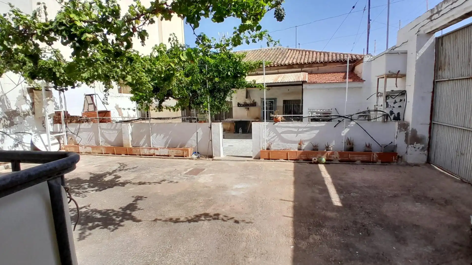 Vista exterior de Casa o xalet en venda en La Unión amb Jardí privat i Moblat