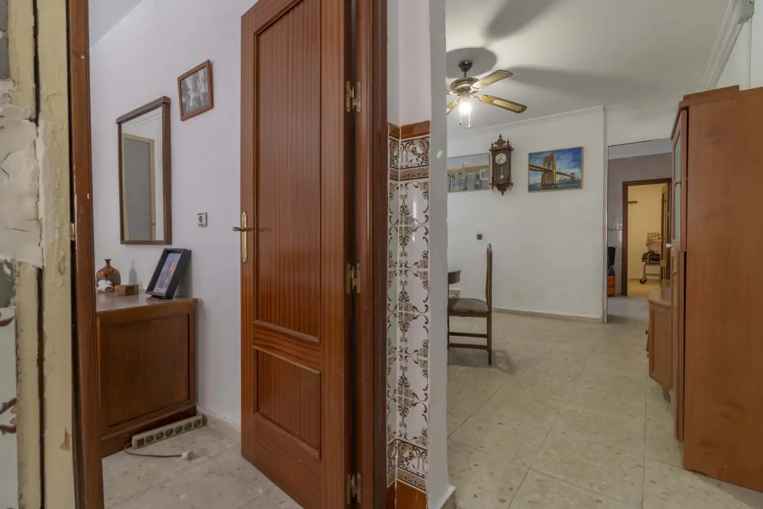 Einfamilien-Reihenhaus zum Verkauf in Sevilla mit Terrasse, Abstellraum und Balkon