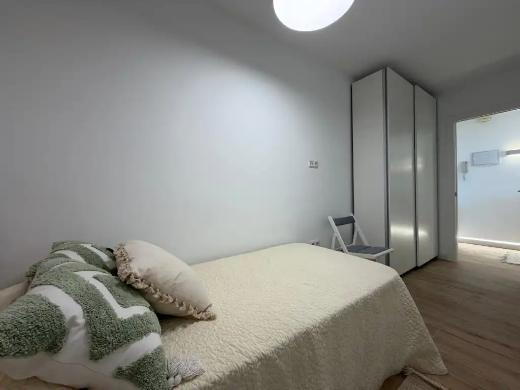 Dormitori de Apartament en venda en Torrevieja amb Aire condicionat, Jardí privat i Piscina