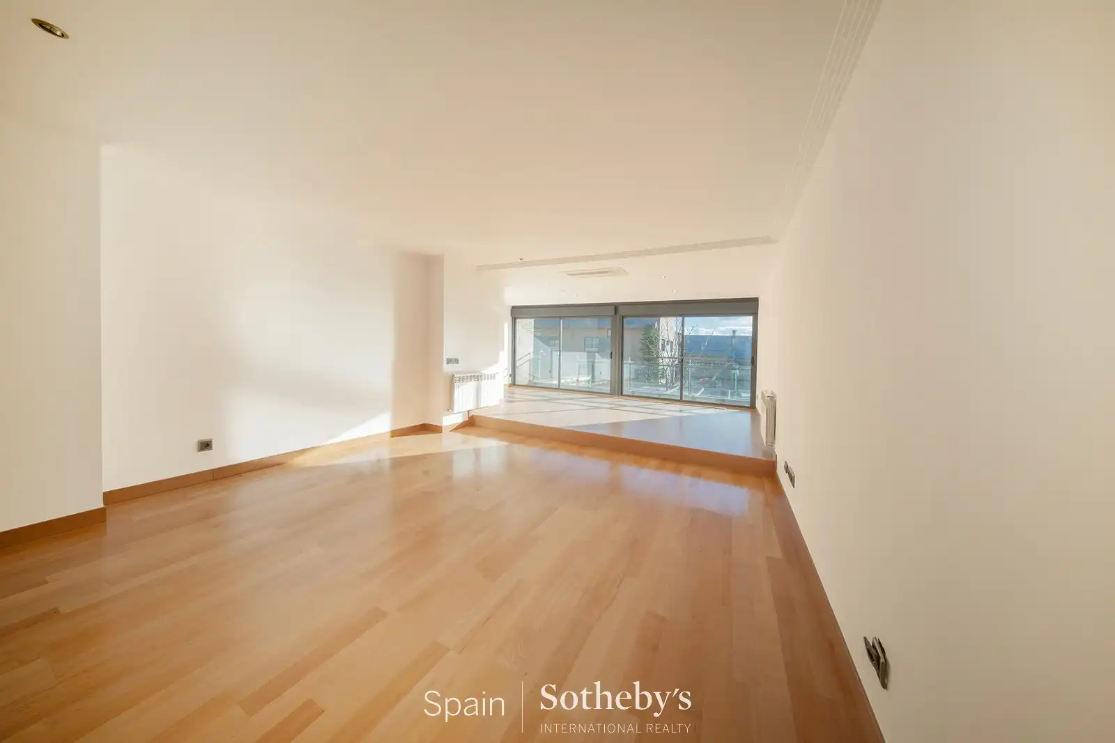 Sala d'estar de Apartament de lloguer en La Moraleja amb Aire condicionat, Calefacció i Terrassa