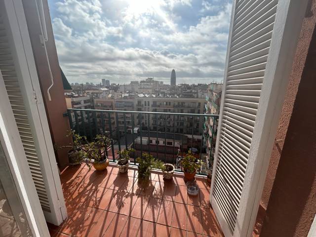 Ático en Venta en Carrer de Provença en El Camp de l'Arpa del Clot