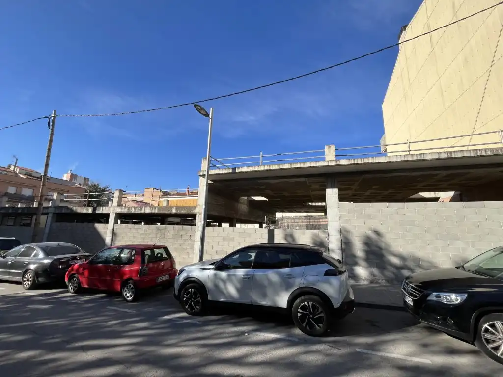 Others for sale in Calle Marti Franquesa, imagen 9