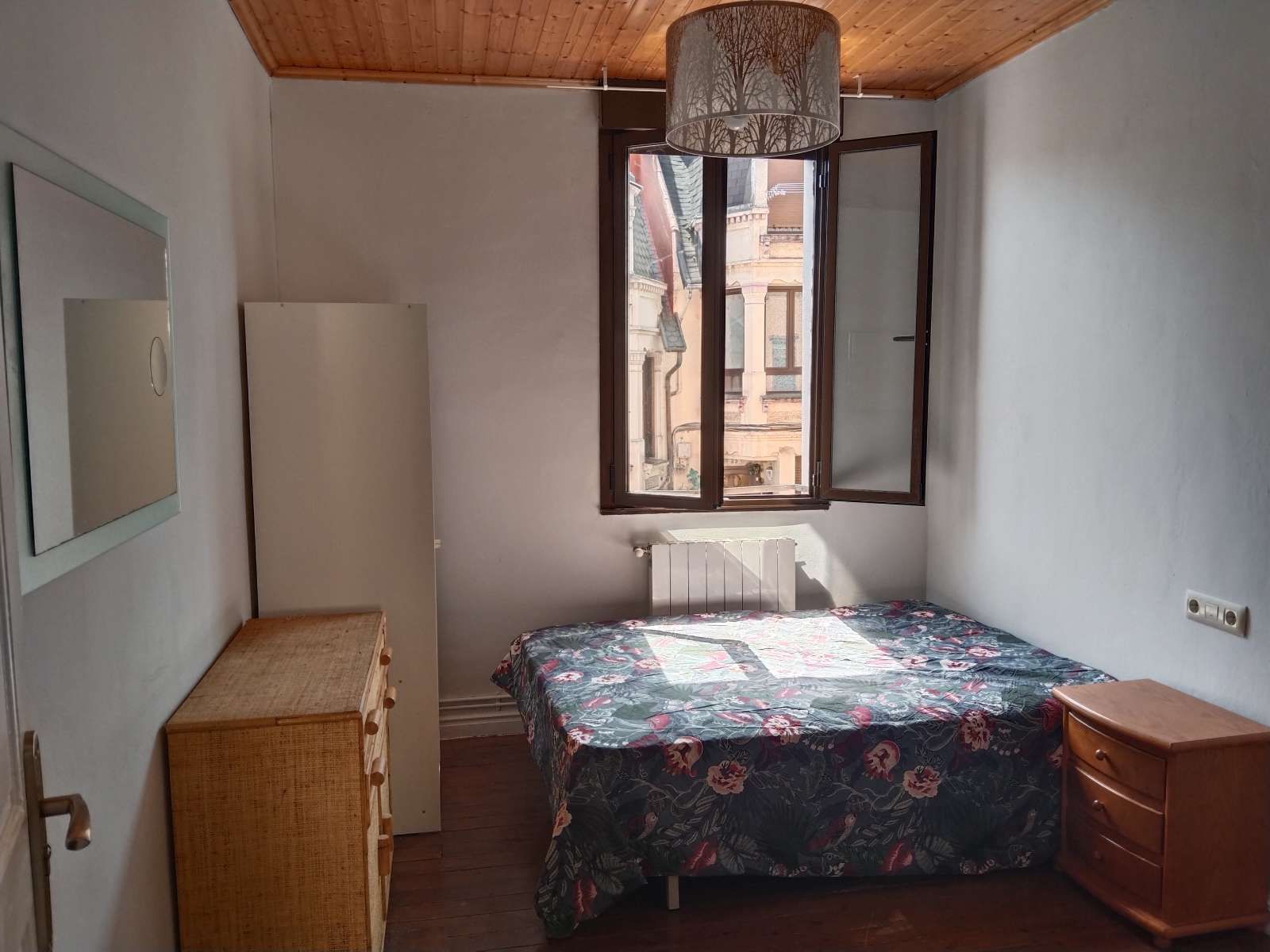 Dormitori de Pis per a compartir en Bilbao  amb Aire condicionat, Calefacció i Terrassa