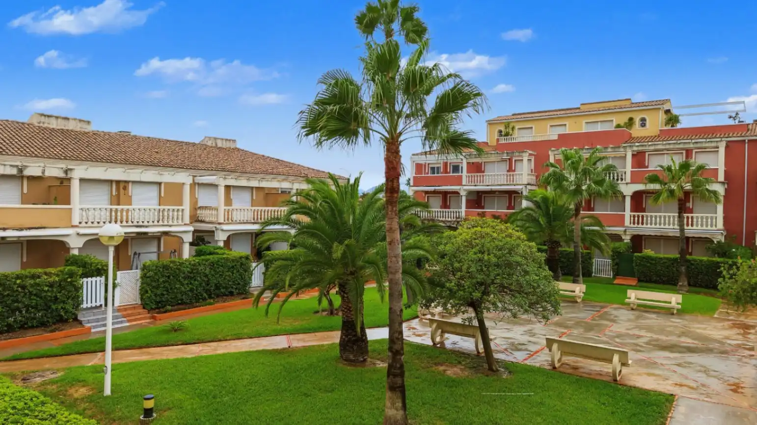 Vista exterior de Apartamento en venta en Dénia con Aire acondicionado, Calefacción y Jardín privado