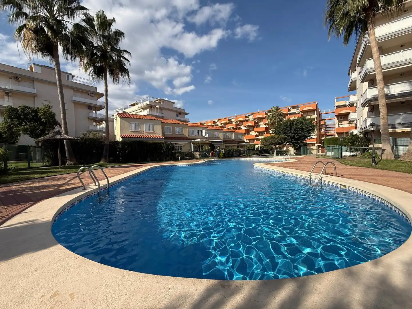 Piscina de Casa adosada de lloguer en Canet d'En Berenguer amb Aire condicionat, Calefacció i Jardí privat