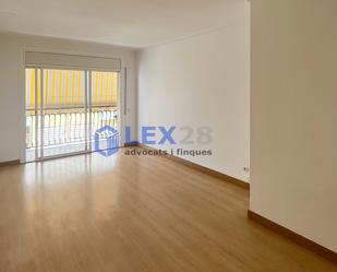 Living room of Flat for sale in El Vendrell  with Heating, Parquet flooring and Balcony