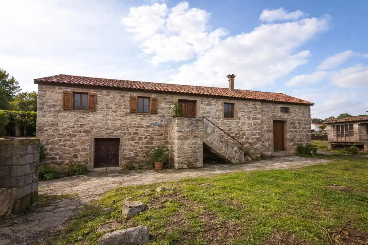 Maison avec jardin à vendre à LUGAR A GRANXA