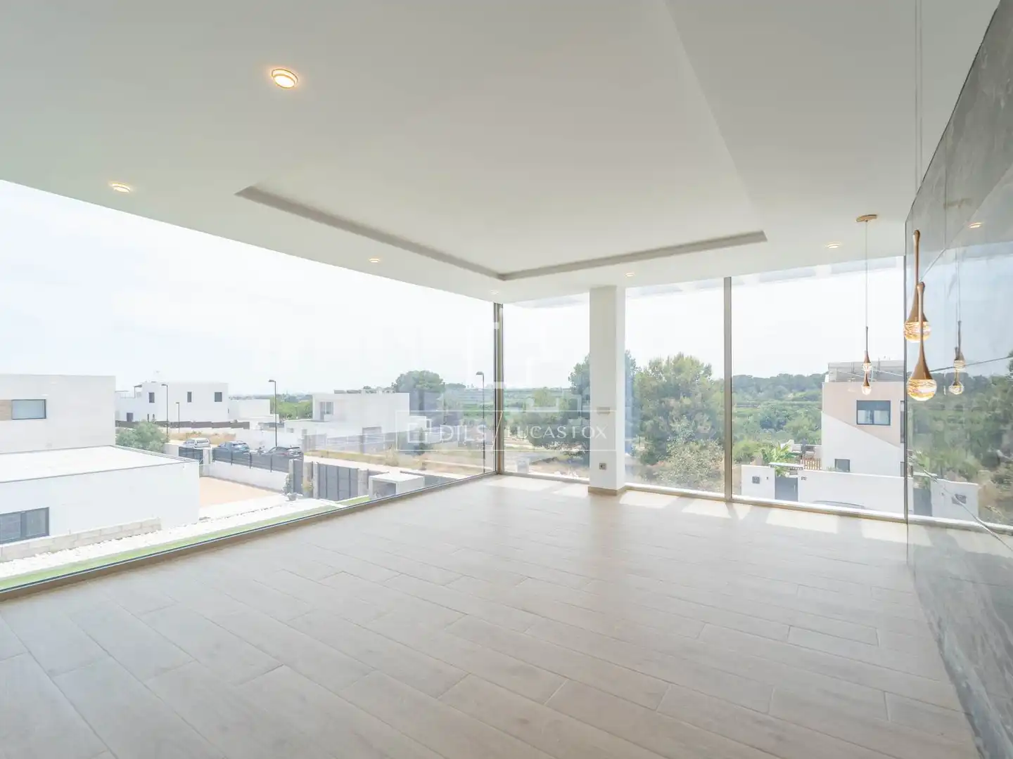 Living room of Houses for sale in Torrent  with Air Conditioner, Private garden and Terrace